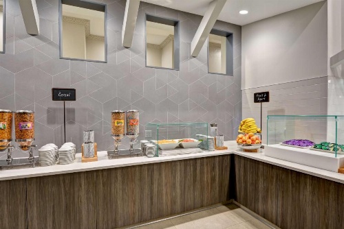 Embassy Suites By Hilton Hotel Miami - International Airport image 9